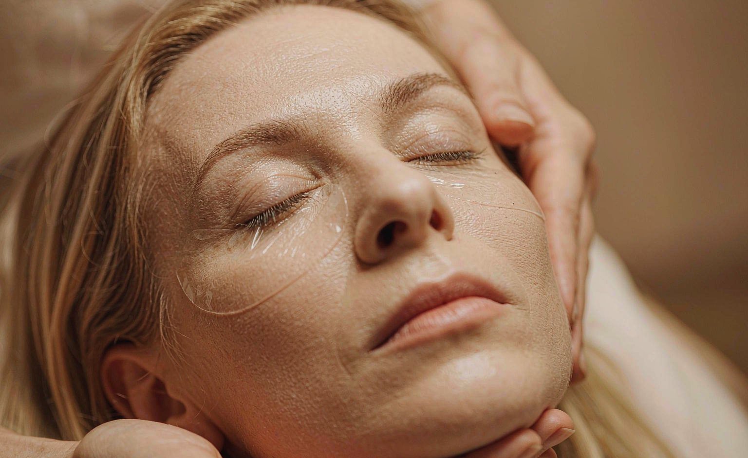 Gentle eye-area skin rejuvenation